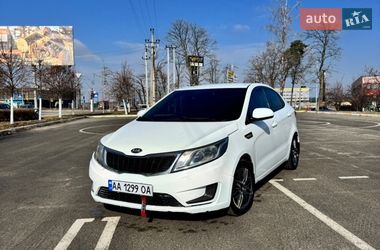 Седан Kia Rio 2013 в Бучі