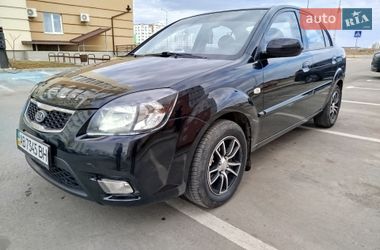 Седан Kia Rio 2010 в Козятині