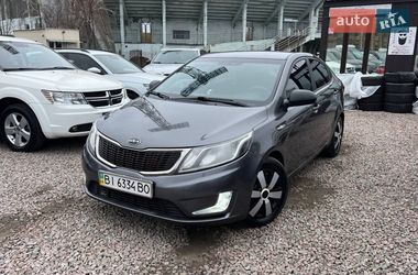 Седан Kia Rio 2012 в Полтаві