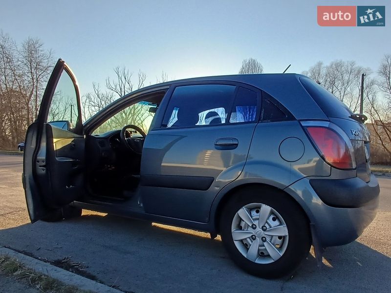 Хэтчбек Kia Rio 2008 в Киеве