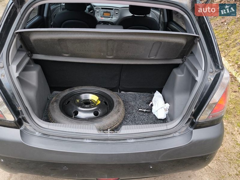 Хетчбек Kia Rio 2009 в Рівному