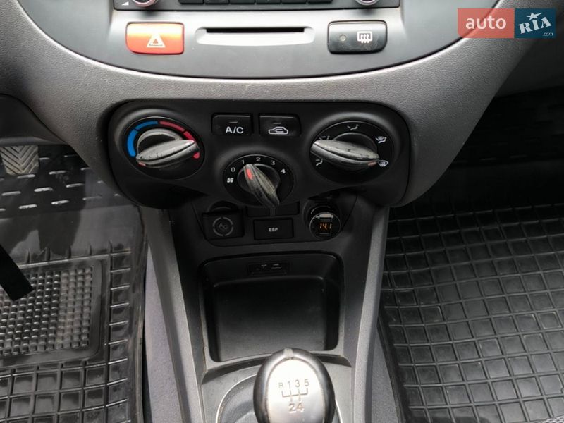 Хетчбек Kia Rio 2009 в Рівному