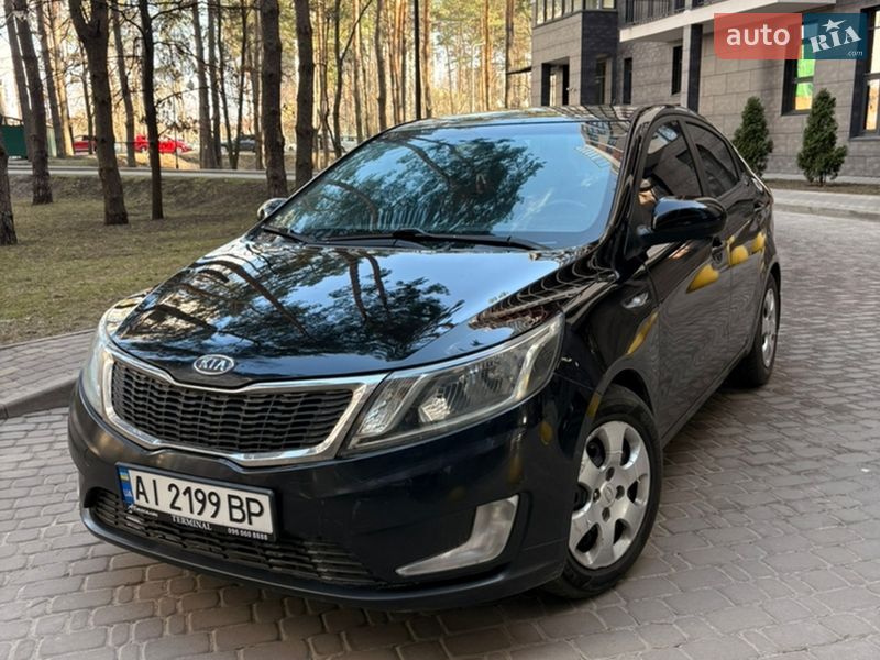 Седан Kia Rio 2013 в Киеве