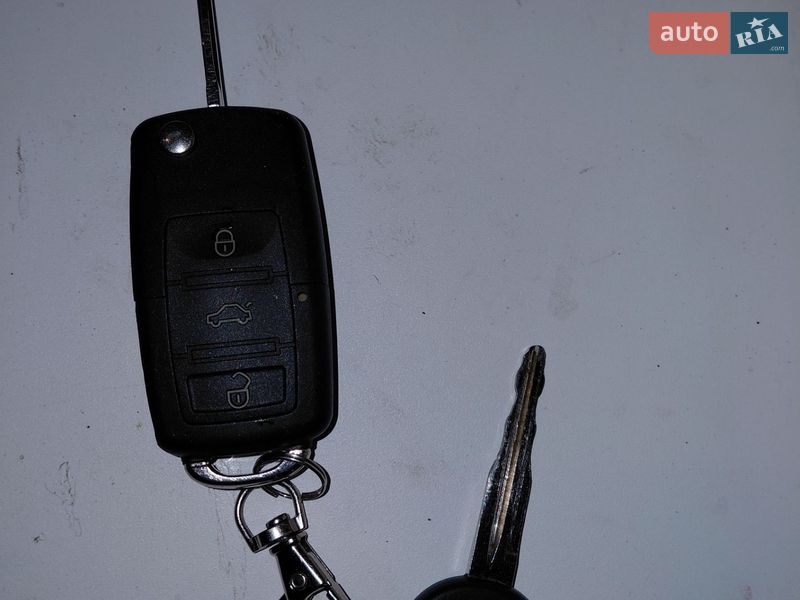 Седан Kia Rio 2002 в Києві