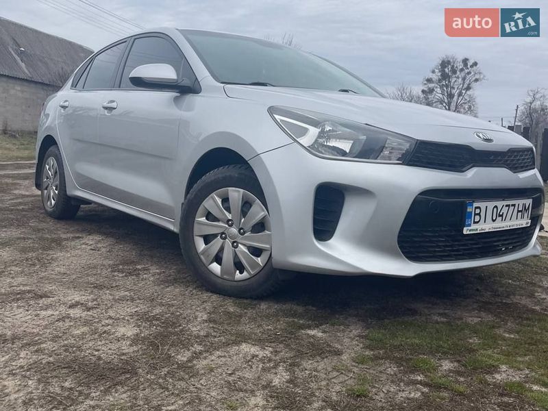 Седан Kia Rio 2017 в Зміїві