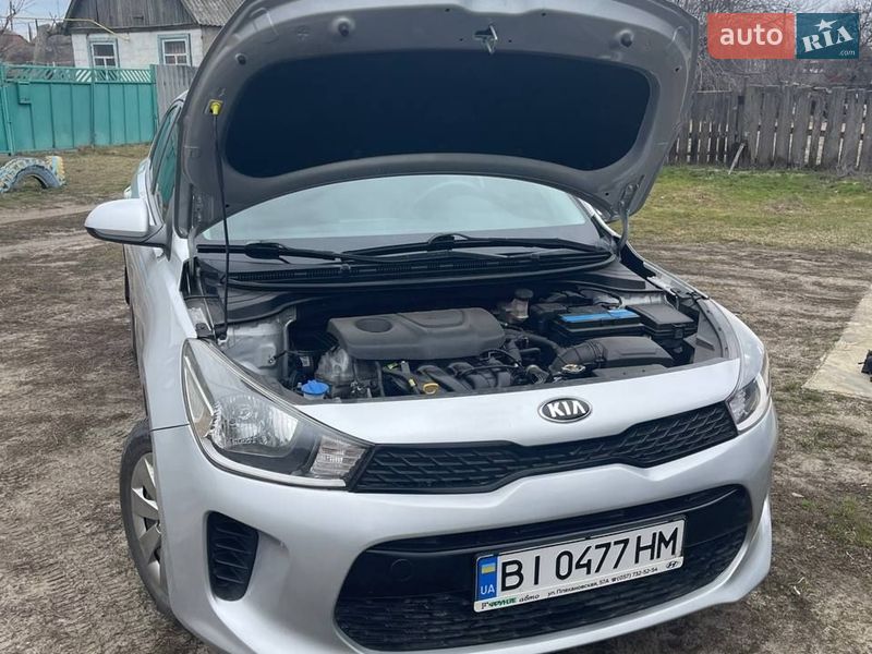 Седан Kia Rio 2017 в Зміїві