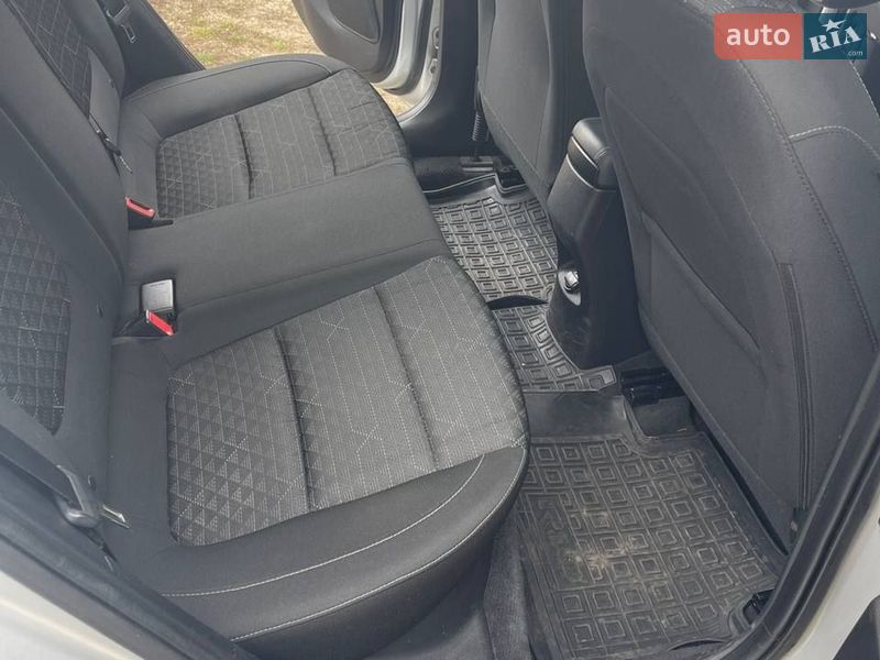 Седан Kia Rio 2017 в Зміїві