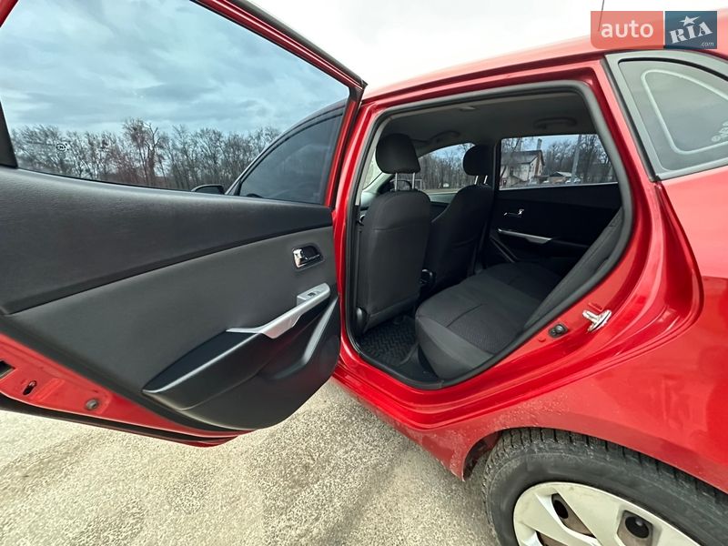 Хэтчбек Kia Rio 2013 в Харькове