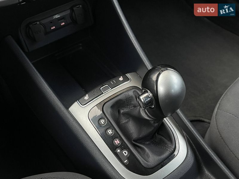 Седан Kia Rio 2015 в Николаеве