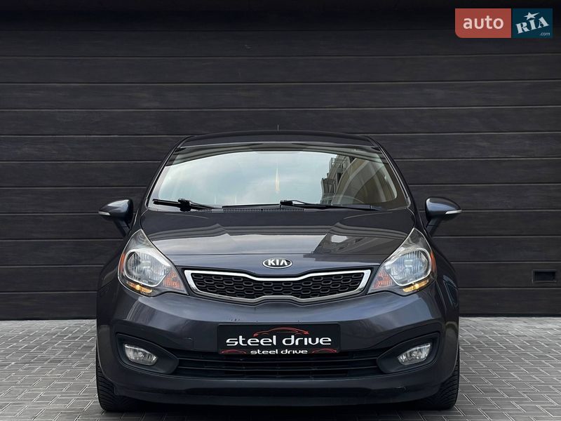 Седан Kia Rio 2015 в Николаеве