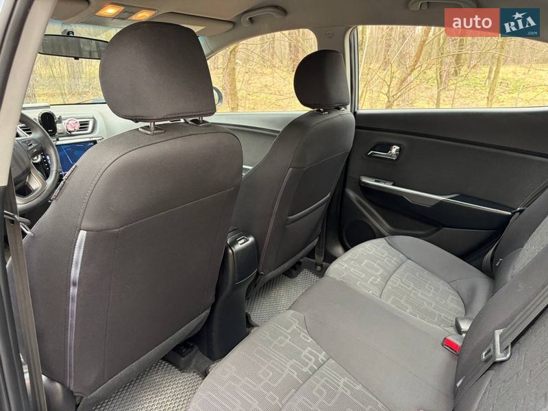 Седан Kia Rio 2013 в Киеве