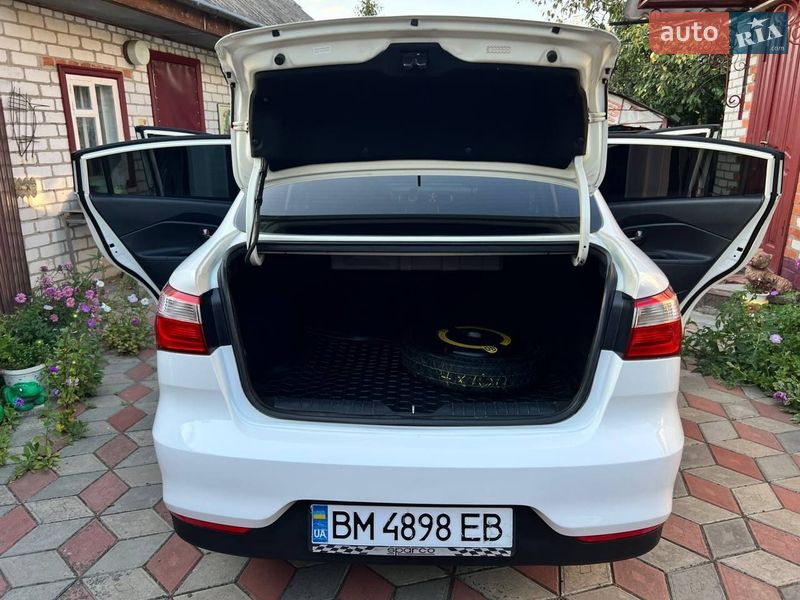 Седан Kia Rio 2015 в Ахтырке