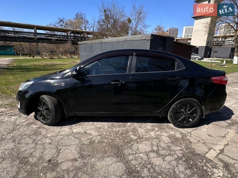 Седан Kia Rio 2013 в Києві