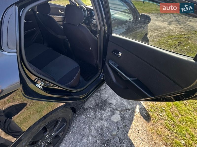 Седан Kia Rio 2013 в Києві