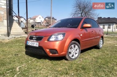 Седан Kia Rio 2010 в Рівному