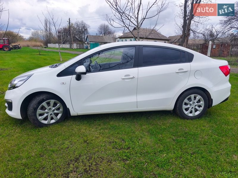 Седан Kia Rio 2015 в Харькове