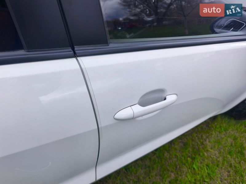 Седан Kia Rio 2015 в Харькове