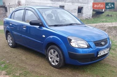 Седан Kia Rio 2011 в Дрогобыче