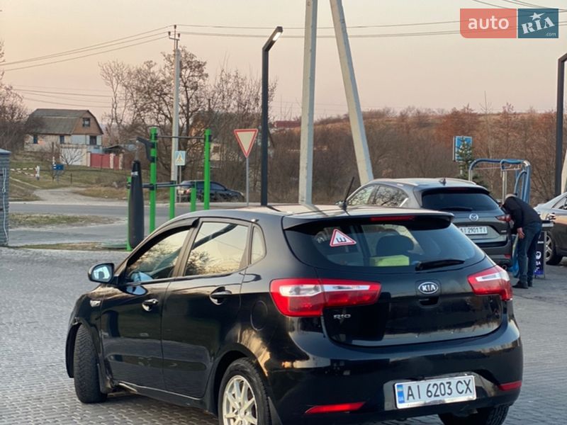 Хетчбек Kia Rio 2012 в Києві фото 4 Хетчбек Kia Rio 2012 в Києві