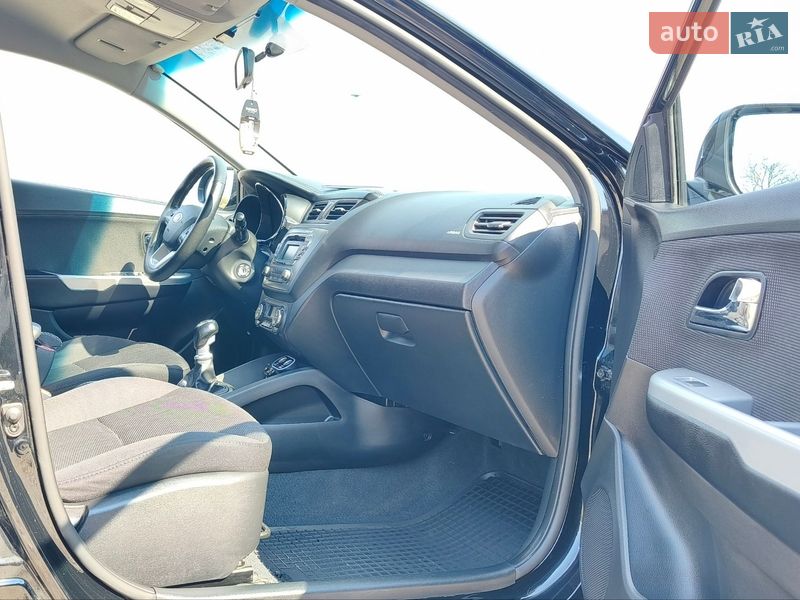 Хетчбек Kia Rio 2013 в Києві фото 12 Хетчбек Kia Rio 2013 в Києві