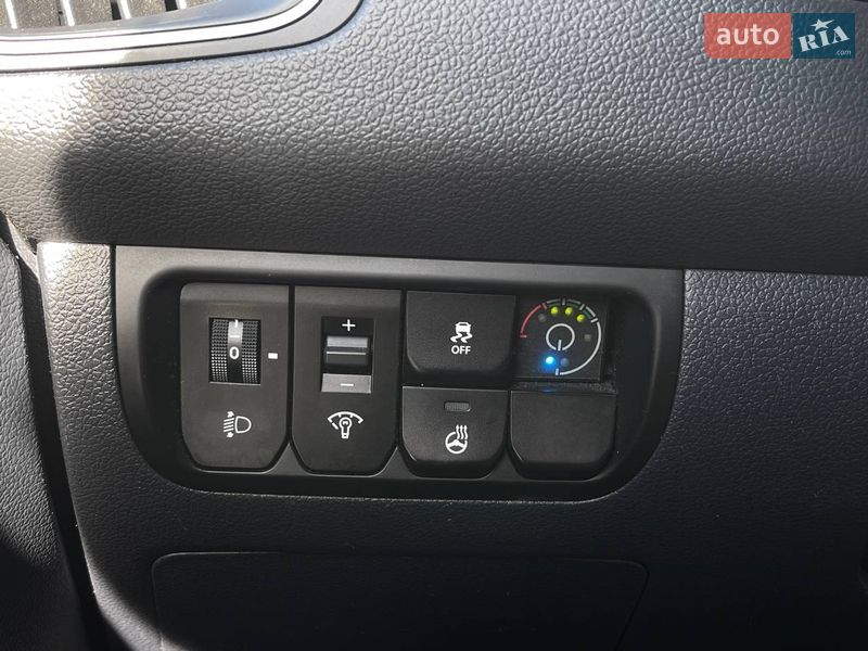 Седан Kia Rio 2017 в Киеве фото 9 Седан Kia Rio 2017 в Киеве