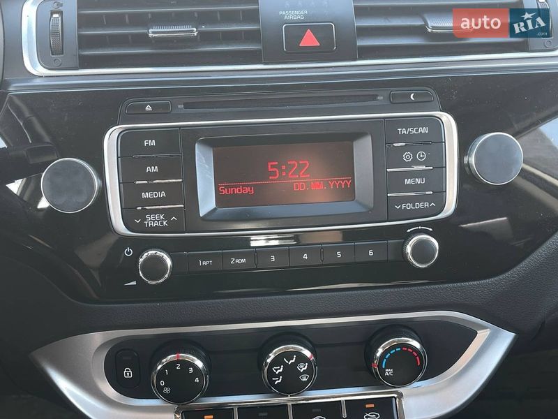 Седан Kia Rio 2017 в Киеве фото 15 Седан Kia Rio 2017 в Киеве