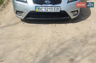 Седан Kia Rio 2011 в Жовкве