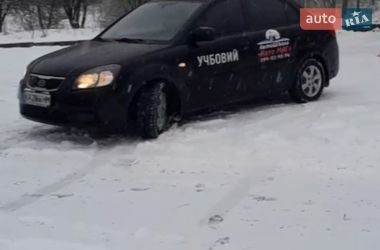 Седан Kia Rio 2010 в Києві