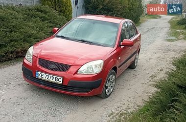 Седан Kia Rio 2006 в Днепре