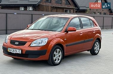 Хэтчбек Kia Rio 2008 в Киеве