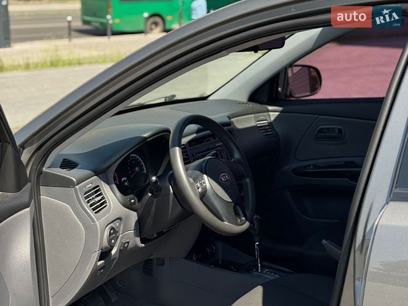 Седан Kia Rio 2011 в Днепре