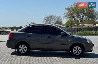 Седан Kia Rio 2011 в Днепре