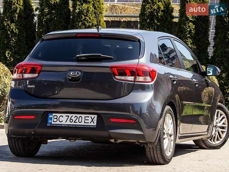 Хэтчбек Kia Rio 2017 в Львове