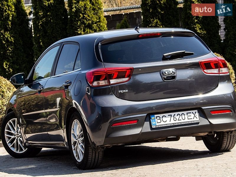 Хэтчбек Kia Rio 2017 в Львове