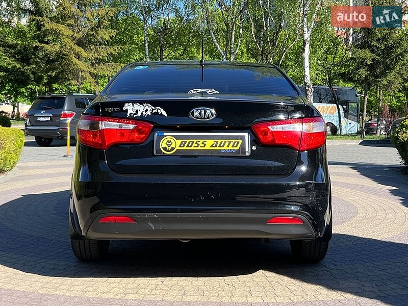 Седан Kia Rio 2013 в Львове