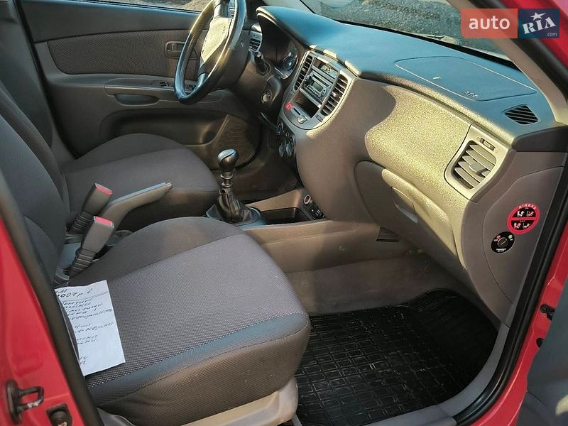 Хетчбек Kia Rio 2007 в Дунаївцях