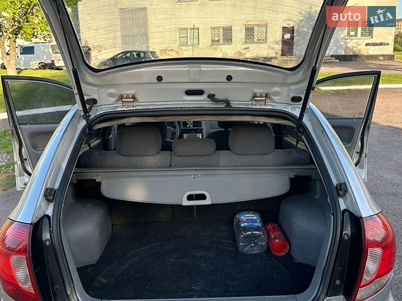 Универсал Kia Rio 2004 в Ровно