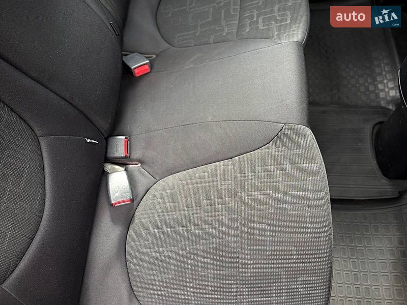 Седан Kia Rio 2012 в Днепре