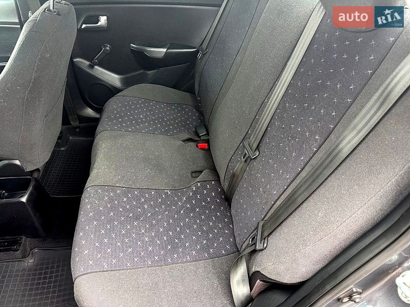Седан Kia Rio 2012 в Хмельницком
