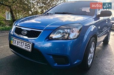 Седан Kia Rio 2010 в Хмельницком