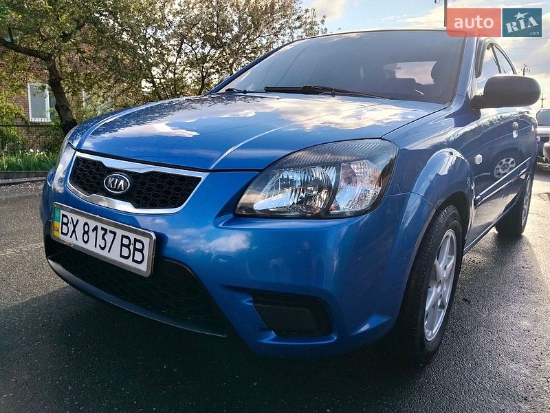 Седан Kia Rio 2010 в Хмельницком