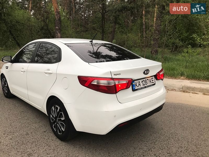 Седан Kia Rio 2013 в Киеве