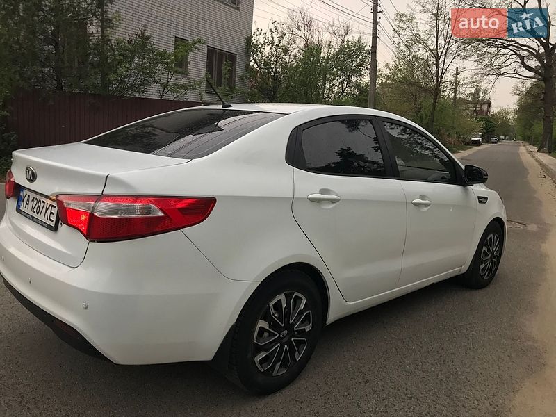 Седан Kia Rio 2013 в Киеве