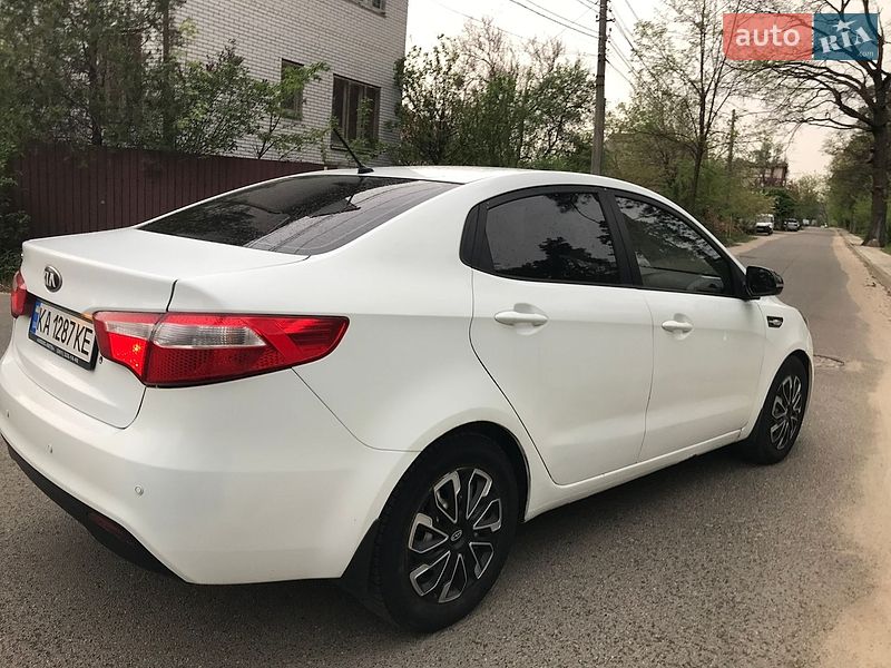 Седан Kia Rio 2013 в Киеве