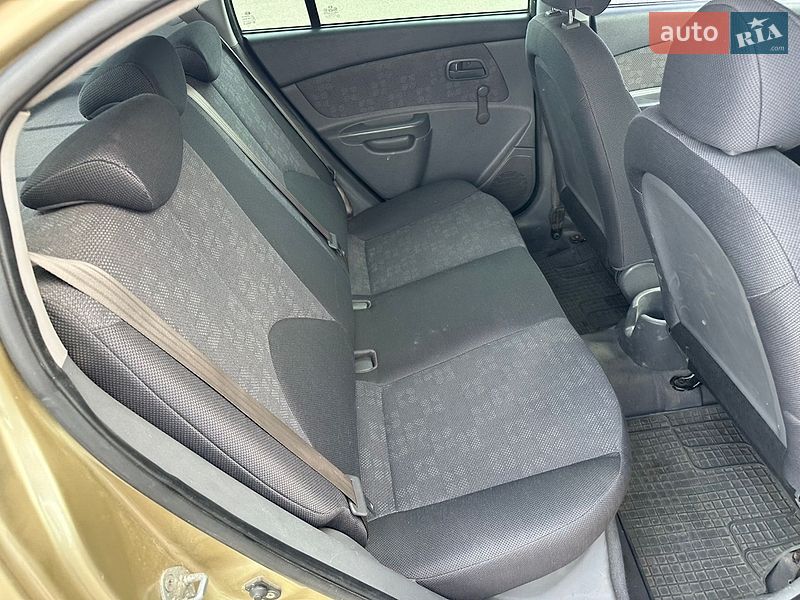 Хэтчбек Kia Rio 2008 в Прилуках