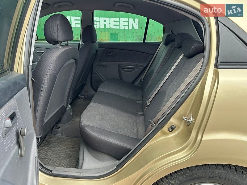 Хэтчбек Kia Rio 2008 в Прилуках