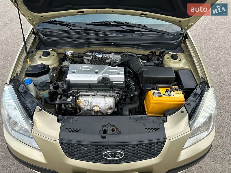 Хэтчбек Kia Rio 2008 в Прилуках