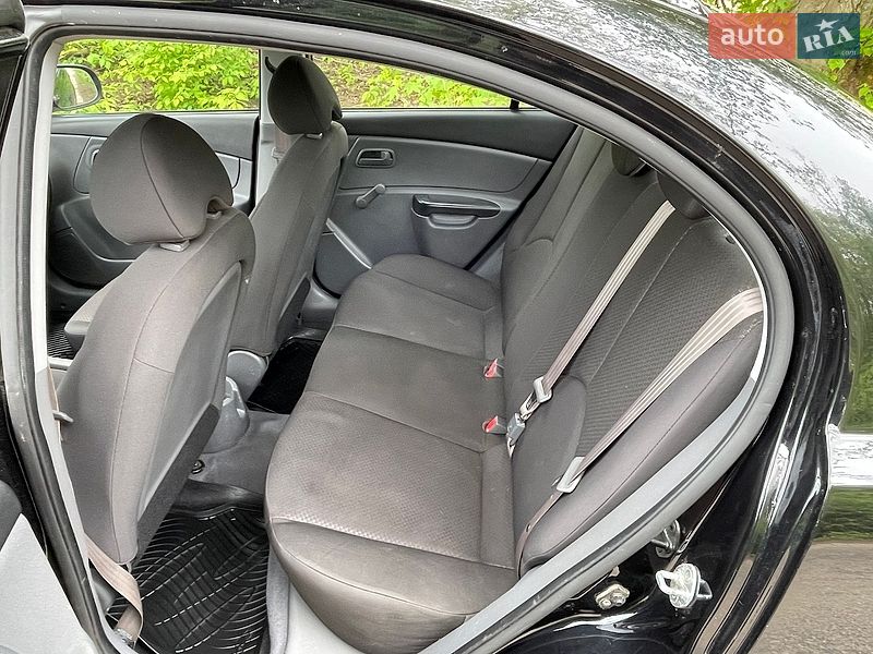 Седан Kia Rio 2010 в Чорткове