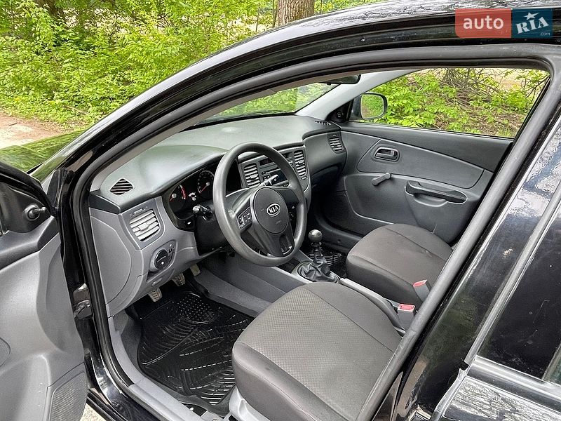 Седан Kia Rio 2010 в Чорткове