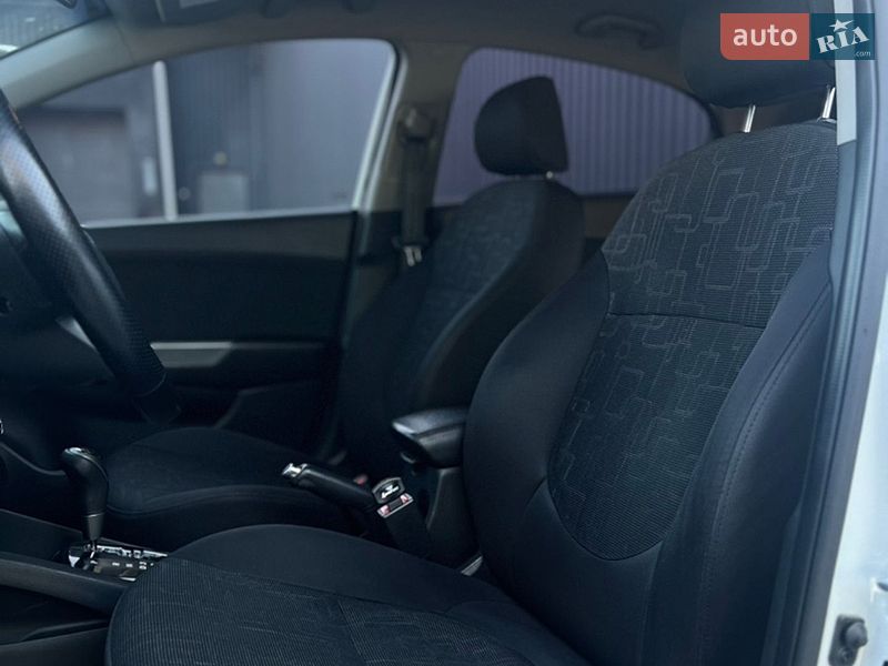 Седан Kia Rio 2013 в Миколаєві